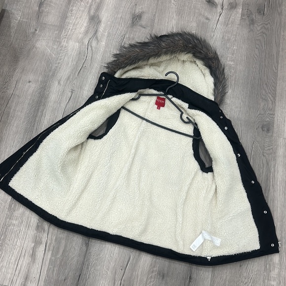 Women’s Guess Winter Vest Size M - Picture 5 of 7